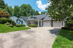 84 Red Cedar Dr, Hendersonville, NC 28792 - Photo 2