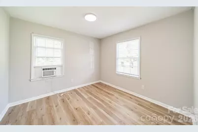 402 E Webb Street, Dallas, NC 28034 - Photo 16