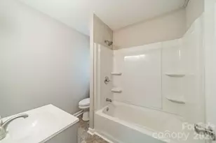 402 E Webb St, Dallas, NC 28034 - Photo 18
