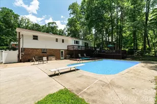216 Dundeve Cir, Hendersonville, NC 28792 - Photo 42