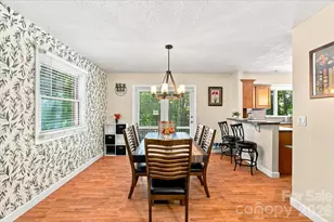216 Dundeve Cir, Hendersonville, NC 28792 - Photo 8