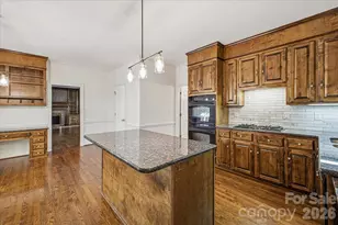 9423 Braemar Terrace, Charlotte, NC 28210 - Photo 18
