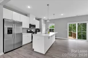 2611 Grantham Place Dr, Fort Mill, SC 29715 - Photo 4