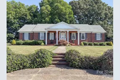 412 Ridgeway Avenue, Statesville, NC 28677 - Photo 1
