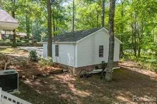 1077 E Shore Dr, Lancaster, SC 29720 - Photo 4