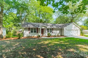 1077 E Shore Dr, Lancaster, SC 29720 - Photo 2
