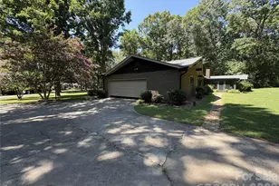107 Augusta Dr, Statesville, NC 28625 - Photo 4