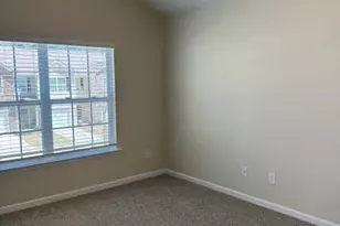 6049 Guildford Hill Ln, Charlotte, NC 28215 - Photo 12