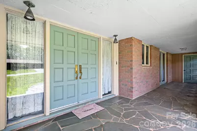 1335 36th Avenue Drive NE, Hickory, NC 28601 - Photo 4