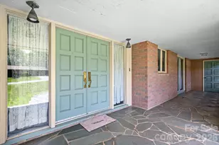 1335 36th Ave Dr NE, Hickory, NC 28601 - Photo 4