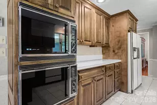 1335 36th Ave Dr NE, Hickory, NC 28601 - Photo 18