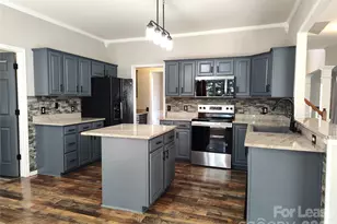 4018 Manor House Dr, Charlotte, NC 28270 - Photo 4