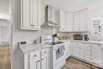 417 Glover Street, Hendersonville, NC 28792 - Photo 10