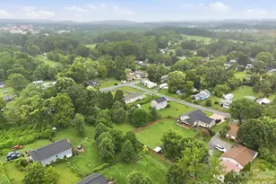 417 Glover St, Hendersonville, NC 28792 - Photo 34