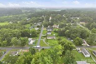 417 Glover St, Hendersonville, NC 28792 - Photo 36