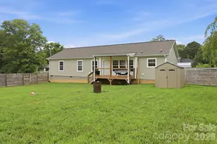 417 Glover St, Hendersonville, NC 28792 - Photo 1
