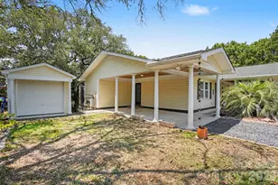 121 NW 1st St, Oak Island, NC 28465 - Photo 8