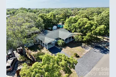 121 NW 1st Street, Oak Island, NC 28465 - Photo 4