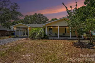 121 NW 1st St, Oak Island, NC 28465 - Photo 6