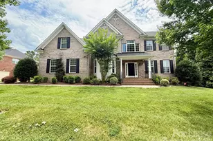 1009 Providence Forest Dr, Matthews, NC 28104 - Photo 2