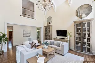 9146 Heydon Hall Cir, Charlotte, NC 28210 - Photo 10