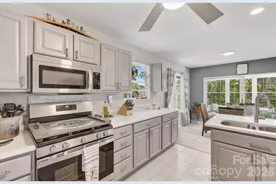 28 Secretariat Drive, Hendersonville, NC 28792 - Photo 4