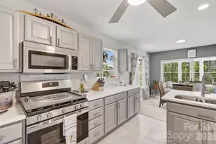 28 Secretariat Dr, Hendersonville, NC 28792 - Photo 4