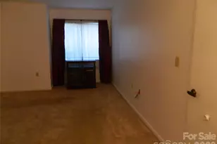 4902 Spring Lake Dr, Charlotte, NC 28212 - Photo 8