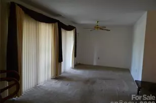 4902 Spring Lake Dr, Charlotte, NC 28212 - Photo 6