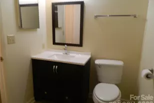 4902 Spring Lake Dr, Charlotte, NC 28212 - Photo 10