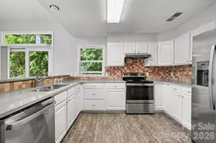 9532 Nettle Dr, Charlotte, NC 28216 - Photo 8