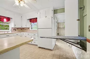 515 N Hill St, Dallas, NC 28034 - Photo 20
