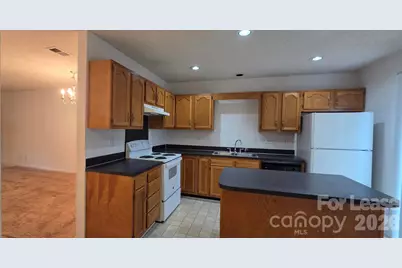 9134 Charminster Court, Charlotte, NC 28269 - Photo 4