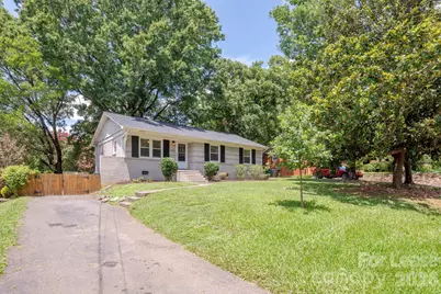 1129 Eastview Drive, Charlotte, NC 28211 - Photo 2