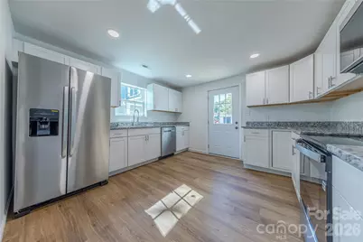 214 E Washington Avenue, Bessemer City, NC 28016 - Photo 6