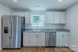 214 E Washington Ave, Bessemer City, NC 28016 - Photo 8