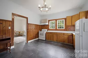 302 Catawba Ave, Hickory, NC 28601 - Photo 10