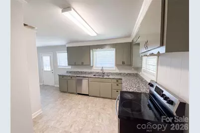 608 E Ryder Avenue, Landis, NC 28088 - Photo 2