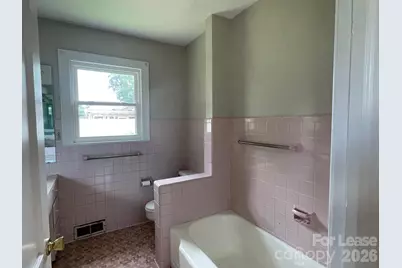 515 Mountain View Street SW, Lenoir, NC 28645 - Photo 10