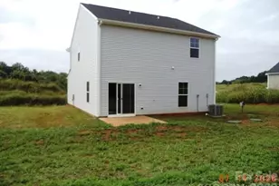 128 Sanders Wy, Statesville, NC 28625 - Photo 2