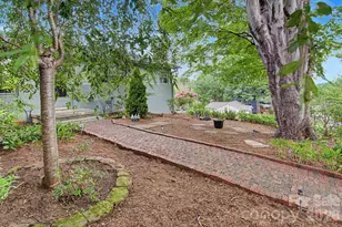 25 Wentworth Ave, Asheville, NC 28803 - Photo 2