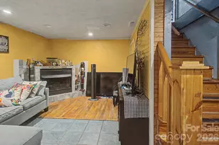 25 Wentworth Ave, Asheville, NC 28803 - Photo 18