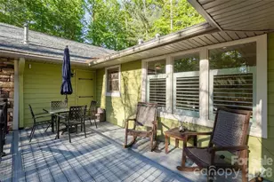 128 Camellia Way, Hendersonville, NC 28739 - Photo 2