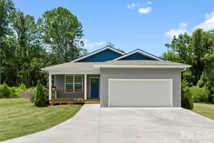 201 N Mapleton Dr, East Flat Rock, NC 28726 - Photo 2