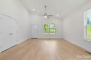 201 N Mapleton Dr, East Flat Rock, NC 28726 - Photo 6
