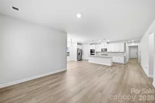 6220 Barcelona Wy, Charlotte, NC 28214 - Photo 8