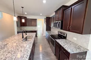5627 Barclay Ct, Fort Mill, SC 29707 - Photo 2