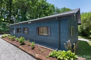 78 Travis St, Clyde, NC 28721 - Photo 4