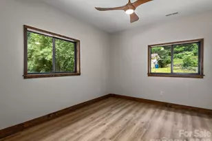 78 Travis St, Clyde, NC 28721 - Photo 18