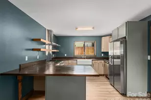 78 Travis St, Clyde, NC 28721 - Photo 10
